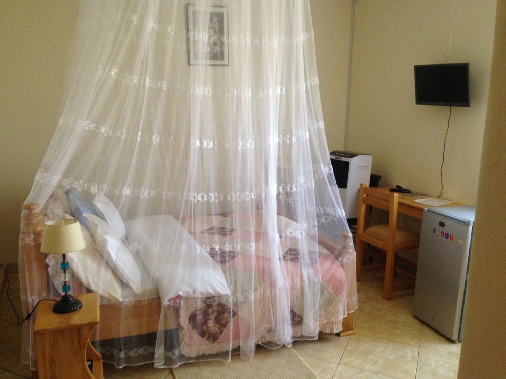 La Feve Beach Bed And Breakfast Hotel Entebbe Zewnętrze zdjęcie